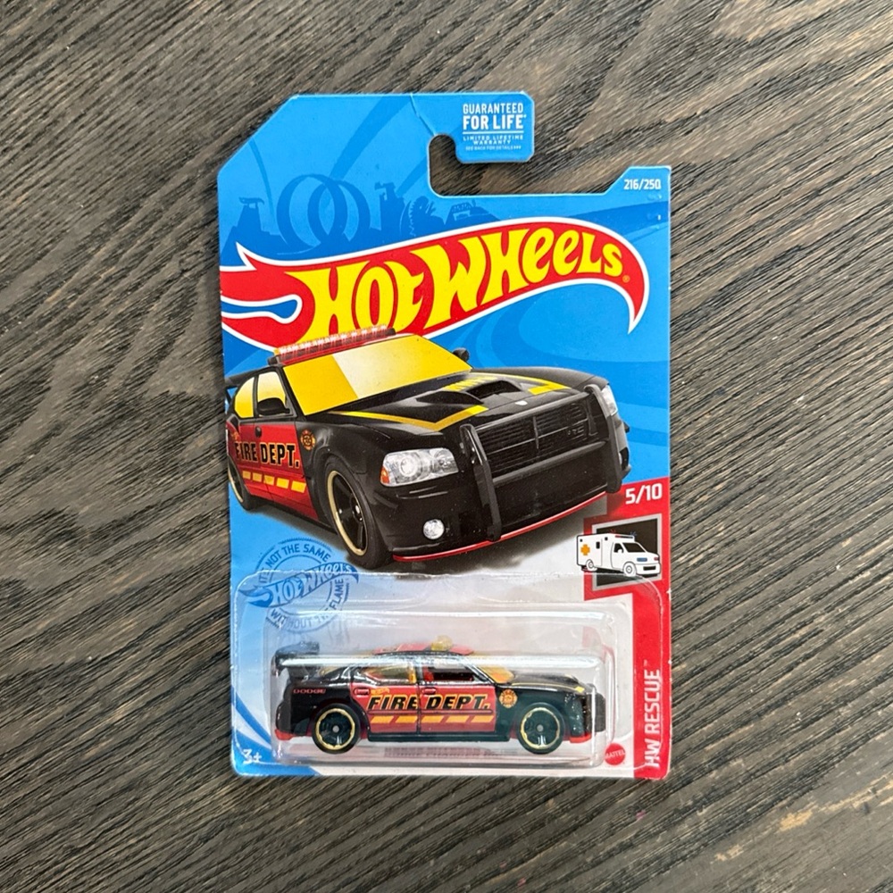 Hot Wheels Rescue Dodge Charger Drift 216/250 Die-Cast Car